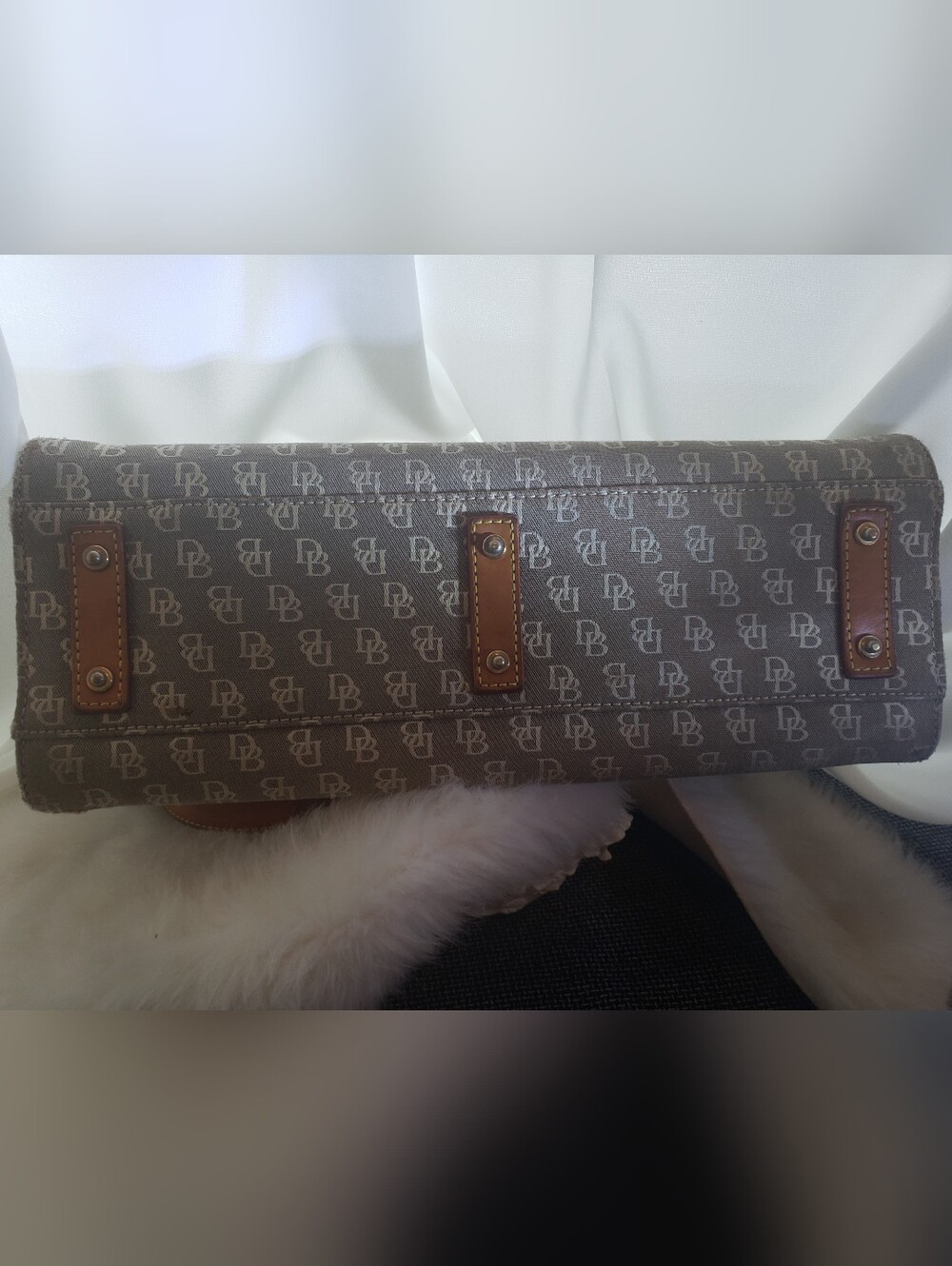 Dooney & Bourke Monogram East West Canvas Tote Bag Fair - Picture 3 of 11